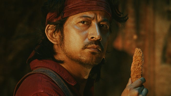 岡田准一/新CM「チキチキン THE ガーリックペッパー」篇より(提供写真)