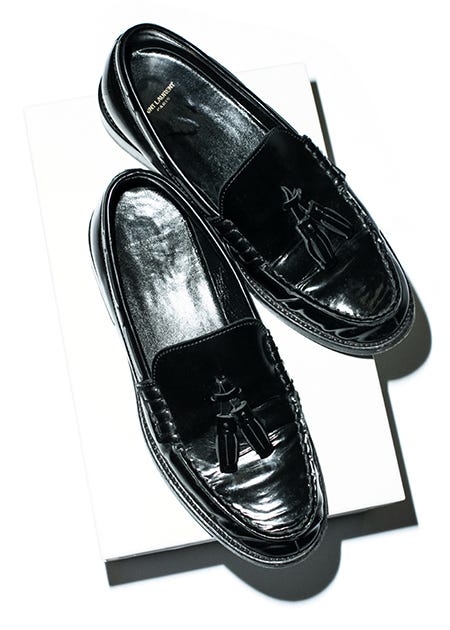 イヴ・サンローランのローファー(C)TOPLOG