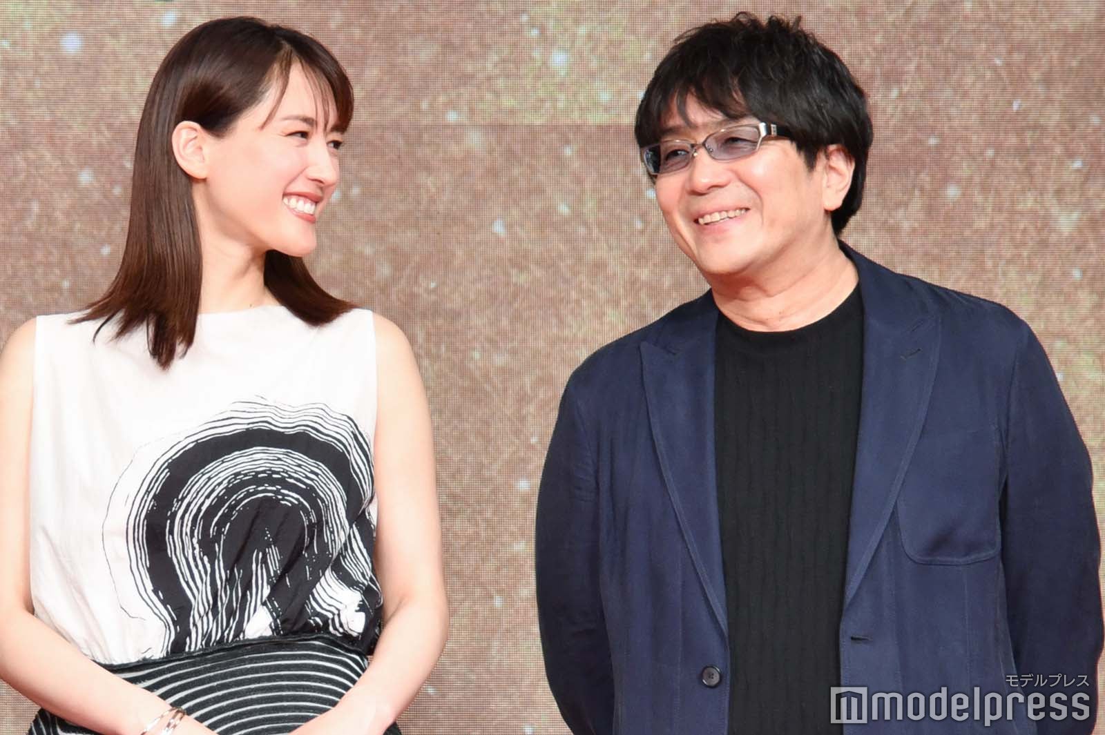 綾瀬はるか、大友啓史監督（C）モデルプレス