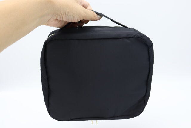 ダイソー バニティポーチ ダイソーのバニティポーチは持ち運びに便利なハンドル付き