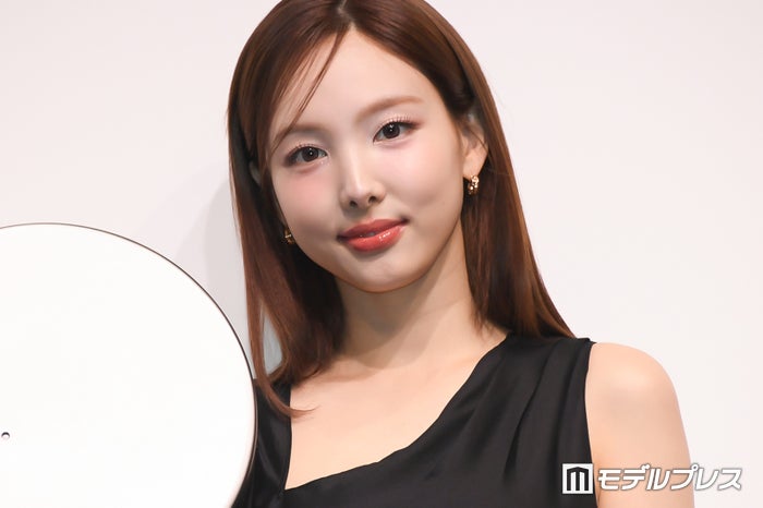 TWICEナヨン、爽やかタンクトップコーデに熱視線「思わず二度見」「ビジュアル最強」