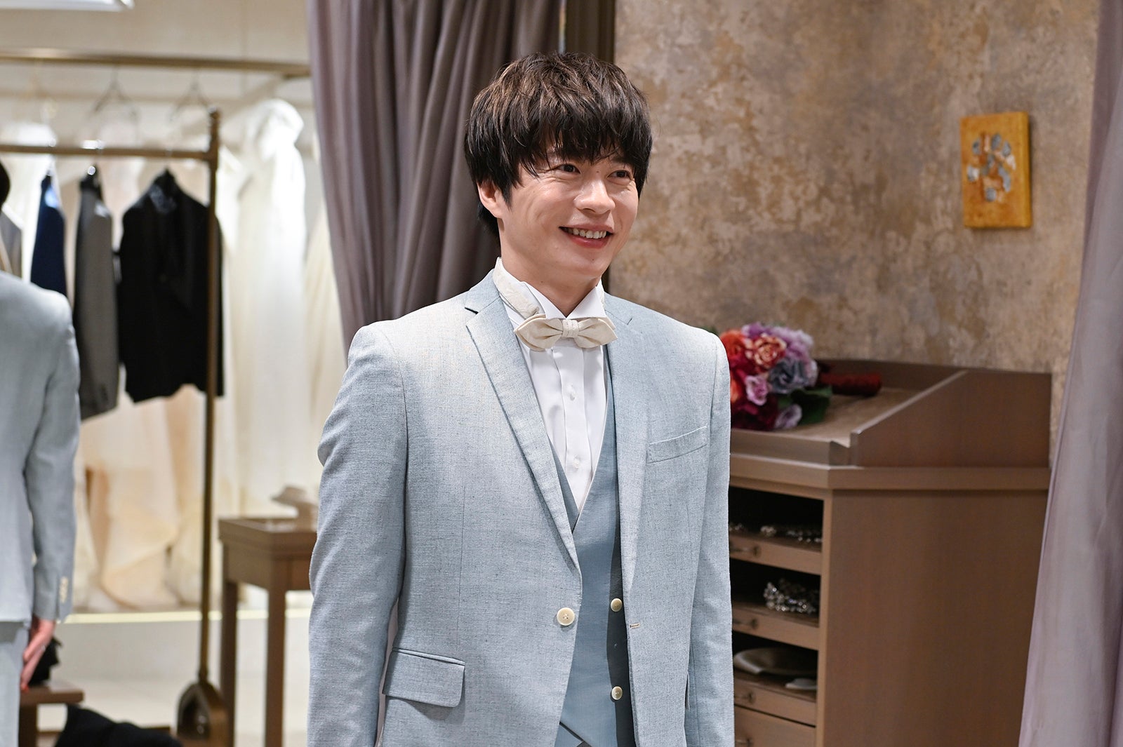 おっさんずラブ ルームウェア 春田 田中圭 画像・写真 おねむ春田のボタンを留める牧\u2026田中圭＆林遣都、お揃い