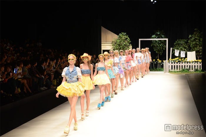 「メルセデス・ベンツファッションウィーク東京2013 S/S」での「WC」ファッションショー