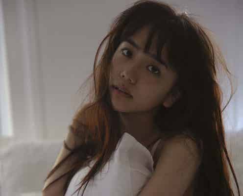 松井愛莉、初のランジェリーカットに挑戦 ファッション&メイクも凝縮