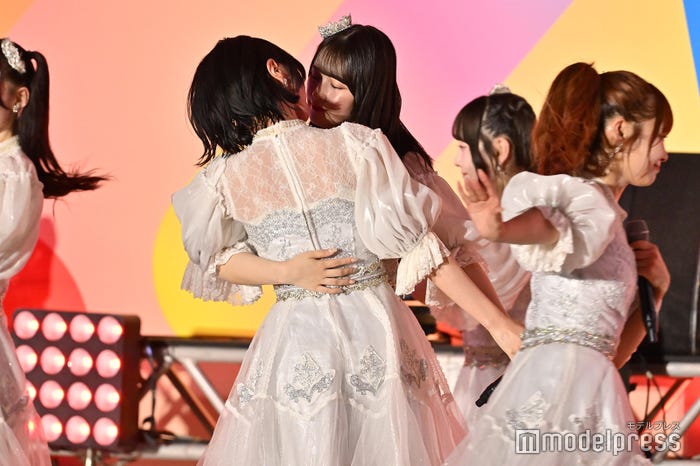 野口衣織、佐々木舞香/=LOVE(C)モデルプレス