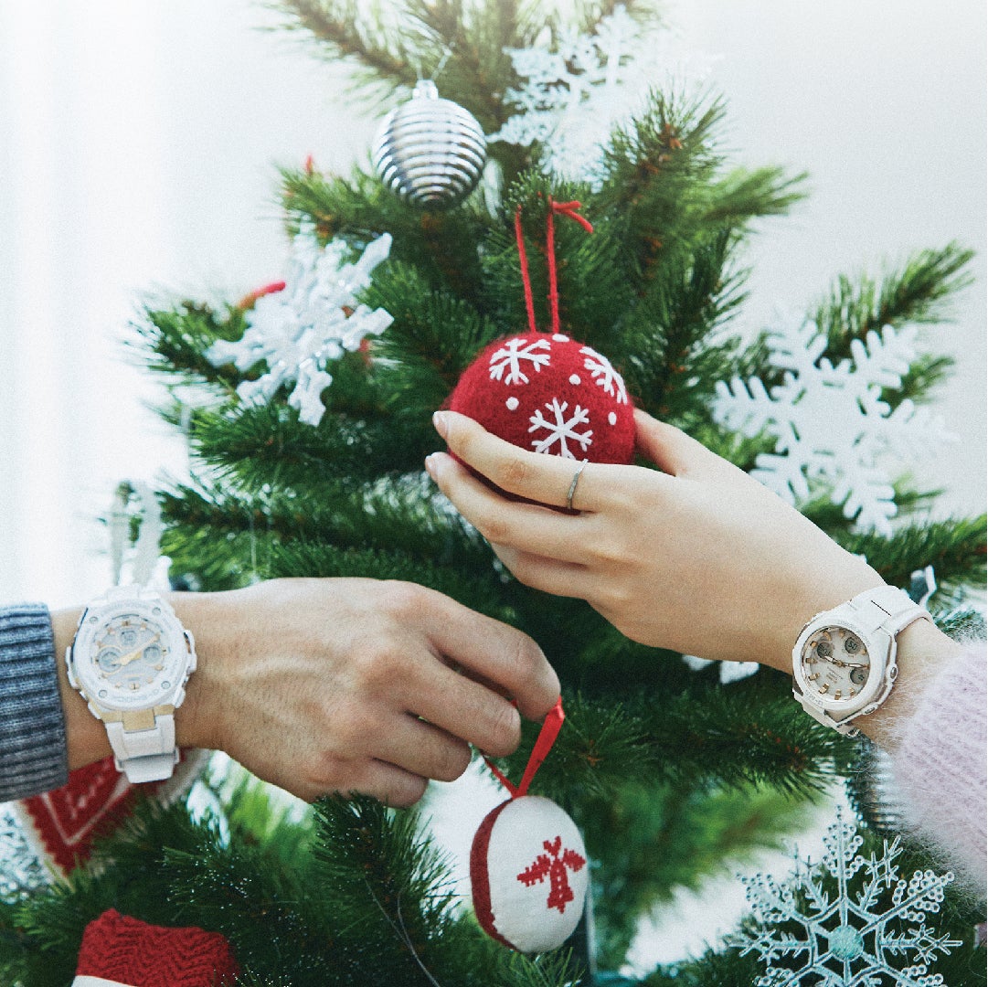 左：35,000円＋税　右：30,000円＋税(電波ソーラー、G-SHOCK 20気圧防水、BABY-G 10気圧防水)