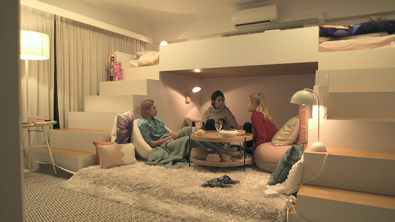 花、夢、ビビ「TERRACE HOUSE TOKYO 2019-2020」39th WEEK（C）フジテレビ／イースト・エンタテインメント