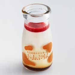 小山ぷりん ルビーチョコ&桜フランボワーズ+Kiri/画像提供:ベルジャポン