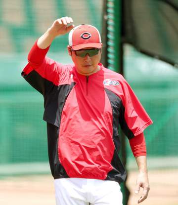 広島・新井監督謝罪「ご迷惑ををおかけして申し訳ない」 矢野＆前川が家宅捜索 騒動の中、31日から後半戦 ゆとり起用で猛暑乗り切る