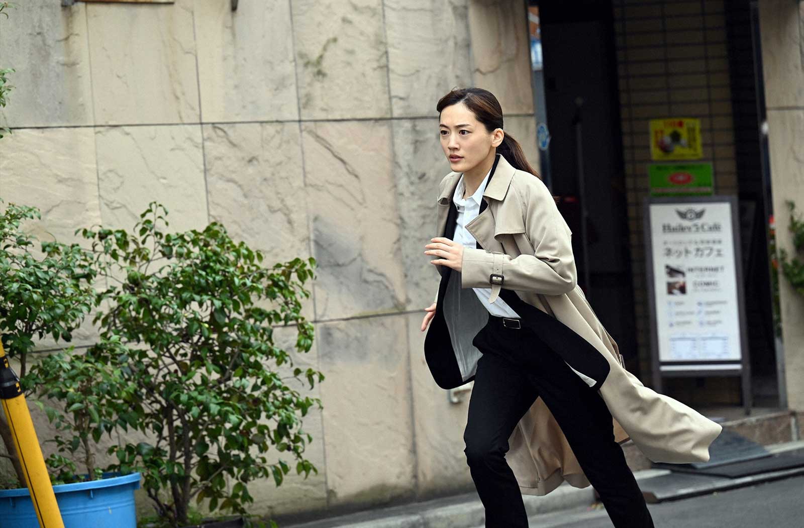 綾瀬はるか「天国と地獄 ～サイコな2人～」最終話より（C）TBS