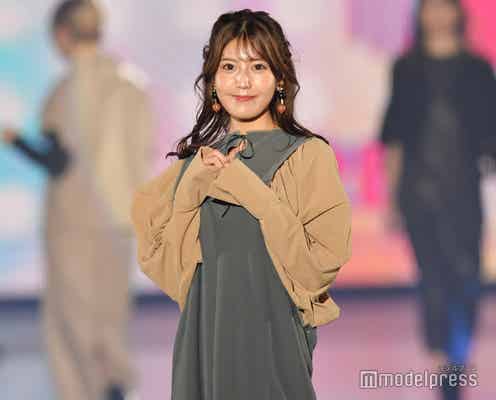 “令和の峰不二子”阿部なつき、胸元ざっくりTシャツで美谷間チラ見せ プライベートショットに反響「パーフェクトスタイル」