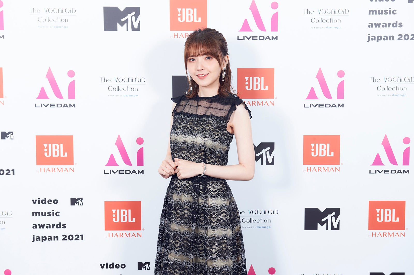 鬼頭明里（撮影／渡邊玲奈：田中聖太郎写真事務所）