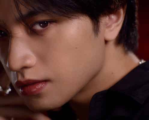 Sexy Zone中島健人、妖艶な“赤リップ”で怪物に「見たことのない自分に出会えた」