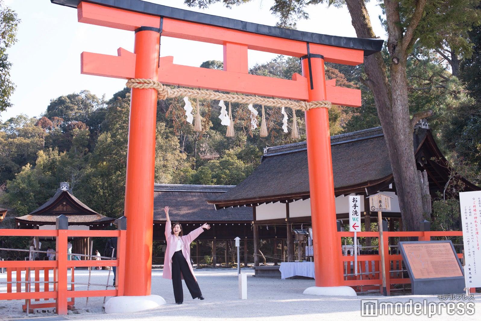 上賀茂神社の鳥居／山賀琴子（C）モデルプレス