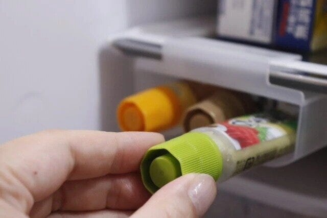 ダイソー　チューブ収納ボックス