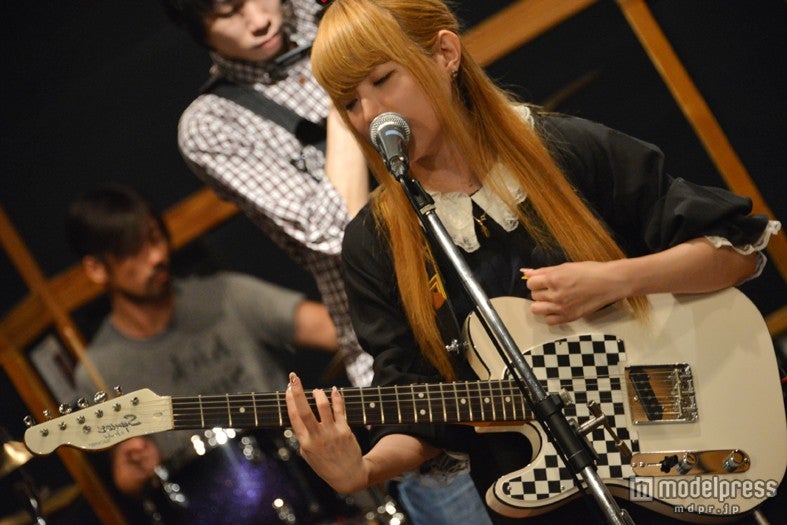 リハーサル中の“Milky Bunny”（ミルキーバニー）こと益若つばさ