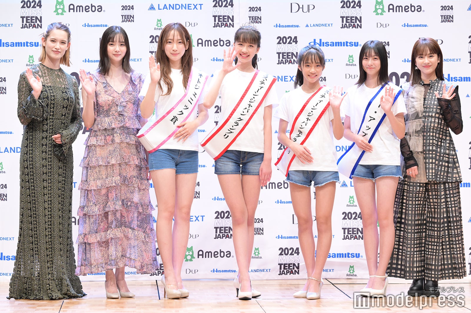 （左から）トラウデン直美、新川優愛、細川絹華さん、コバルチク花理愛さん、千原愛菜さん、森脇優花さん、平祐奈（C）モデルプレス