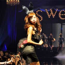 ほしのあき 夫 三浦皇成とウエディングドレス選び モデルプレス