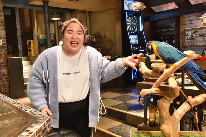 草なぎ剛主演「嘘の戦争」“インコ”の声の主が明らかに(画像提供:関西テレビ)