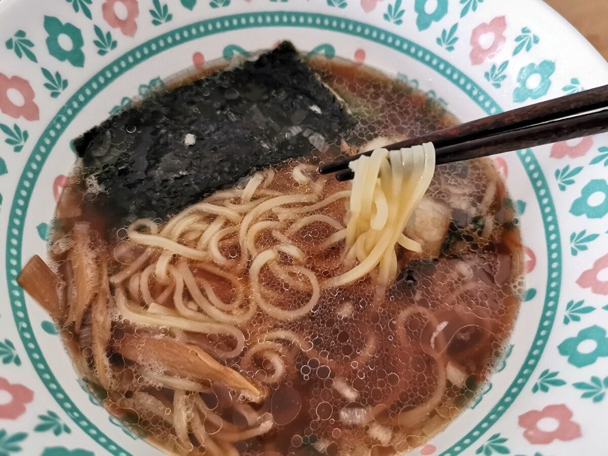クリアな旨味の醤油ラーメンは、万人に好まれる味わい