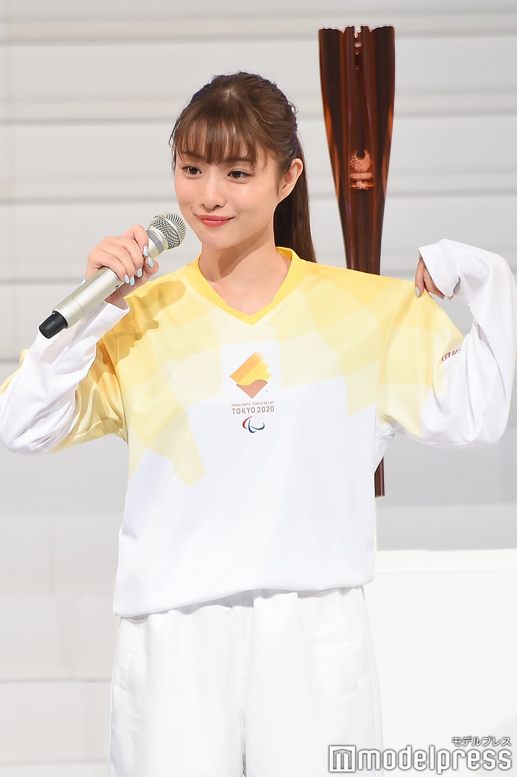 画像7 22 石原さとみ 前髪あり 新へアが 可愛すぎ と話題 モデルプレス