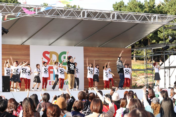 EXILE TETSUYA&澤本夏輝のステージ(C)SDGs FES in EDOGAWA