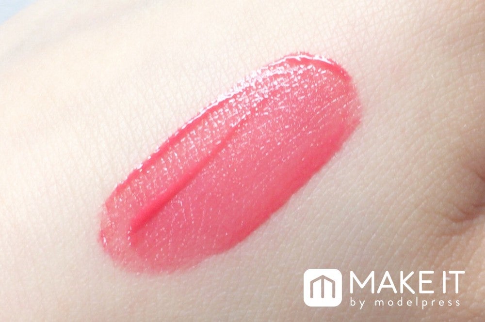 口紅の選び方1：肌の色に合わせて選ぶ (C)メイクイット