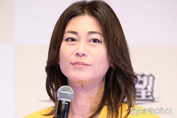 氷川きよし「自宅ランチ」10品目の並ぶ食卓公開 蛤の酒蒸し・筍とワカメの煮物など豪華手料理に「レパートリーが凄い」「愛を感じる」の声