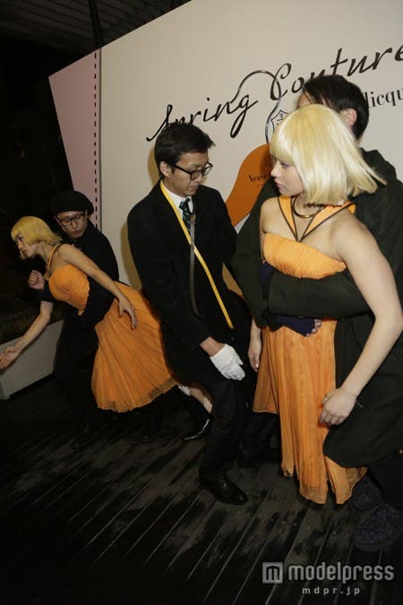 マネキンさながらのパフォーマンスが話題のFEMM