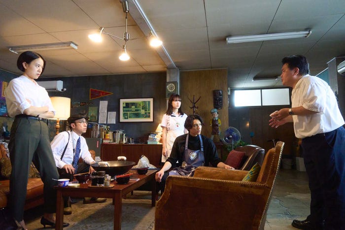 石橋静河、角田晃広、畑芽育、松村北斗、駒木根隆介「ノッキンオン・ロックドドア」第6話より(C)テレビ朝日