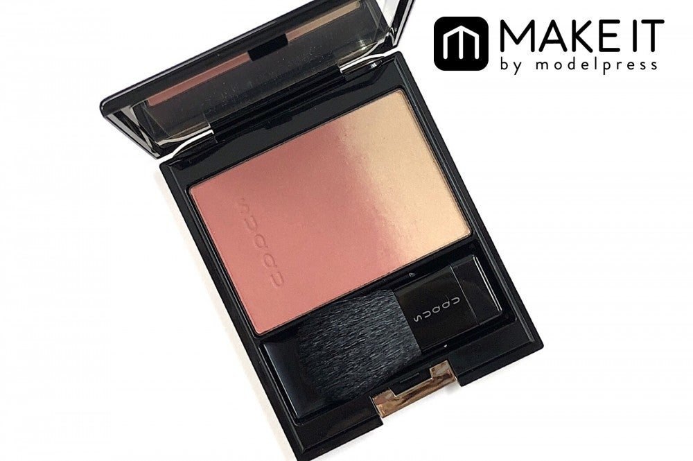 SUQQU／ピュア カラー ブラッシュ／10 淡靄‐USUMOYA／5,500円（税抜） (C)メイクイット