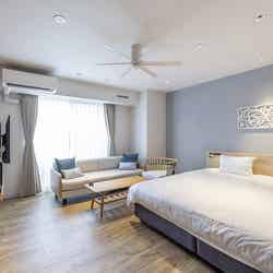 沖縄・那覇に新ホテル「ALPHABED INN 那覇国際通りWEST」最大7名1室で宿泊可