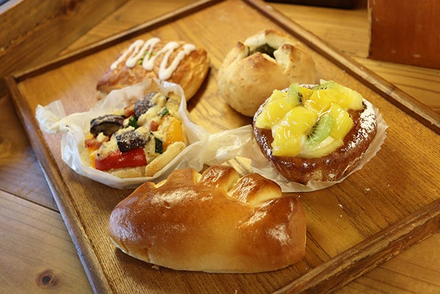 【1日約100種類】毎日買いに来る人も！地元の人に愛される「大阪のパン屋さん」