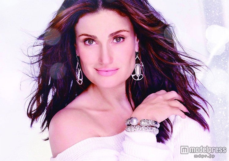 「アナ雪」本家エルサ役イディナ・メンゼル、圧倒的歌唱力で名曲に新たな息吹　海外女性ソロ初の挑戦