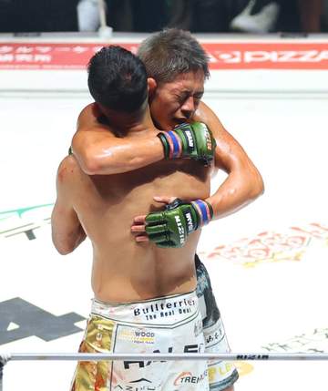 秋元強真、1回に左拳“折れる”アクシデントも前王者クレベルに圧勝 大みそか王座挑戦は不透明「未来さんとも無理する相手じゃないと」