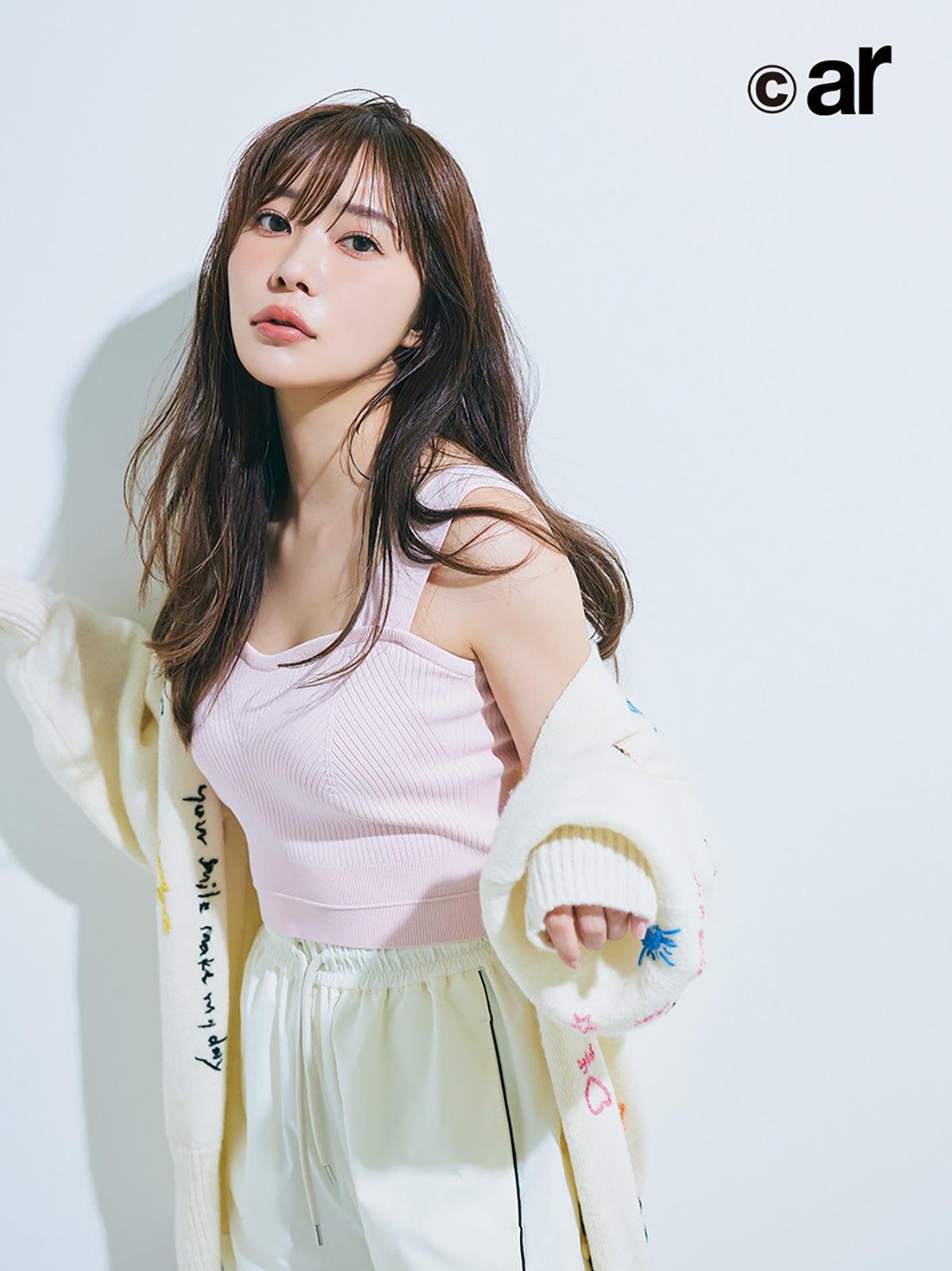 指原莉乃の素肌輝く “顔のバランスが変わる”ヘアのこだわり明かす