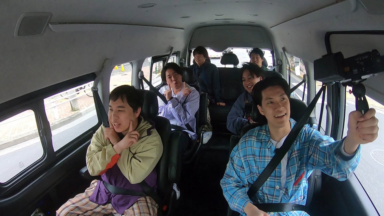 霜降り明星、ぺこぱ、宮下草薙（C）日本テレビ