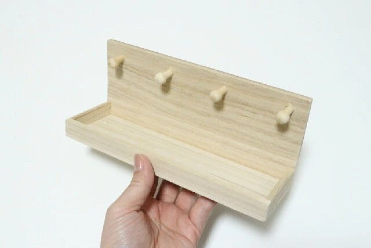 ダイソー　木製ウォールインテリア（フック付）