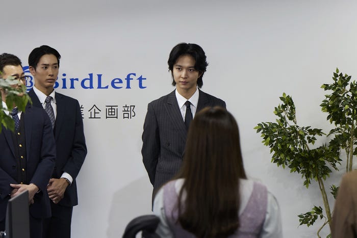 鈴木仁「復讐カレシ~溺愛社長の顔にはウラがある~」第1話(C)「復讐カレシ~溺愛社長の顔にはウラがある~」製作委員会・MBS