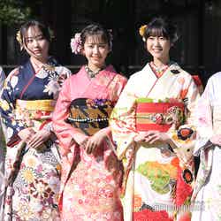（左から）宮本茉由、本田望結、ギュナイ滝美、大角ゆき、井元彩花（C）モデルプレス