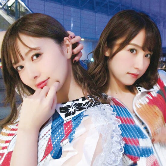 白石麻衣と衛藤美彩(撮影/若月佑美) (提供写真)