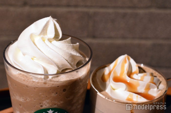 (左)ホイップクリームにのったパウダーが大福要素を感じさせる(C)モデルプレス