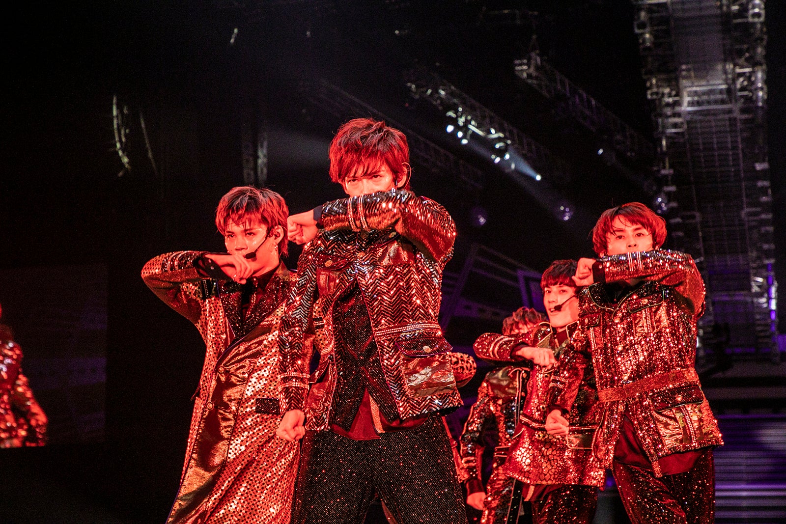 超特急（写真：米山三郎／深野照美／冨田望／山下陽子）※独占掲載