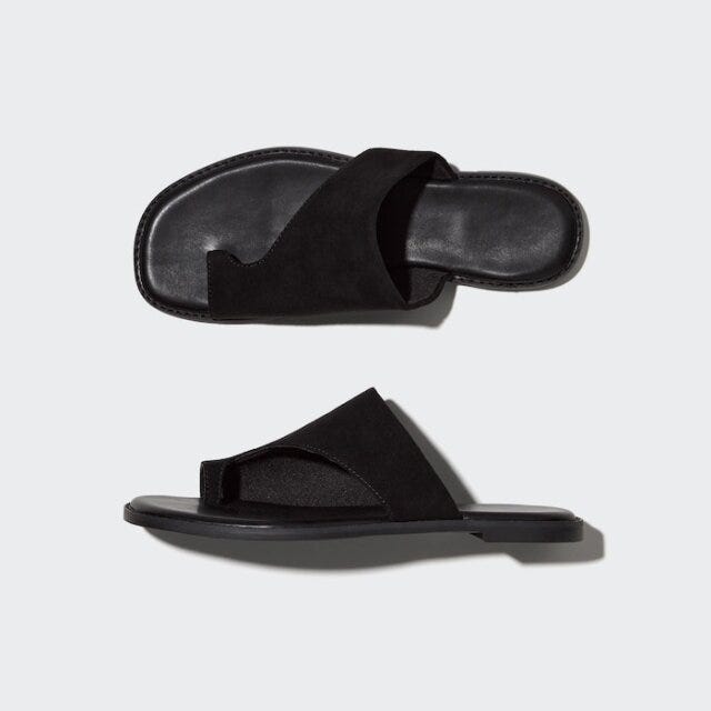 ユニクロ　シアーシャツ×ジョガーパンツ　快適コーデ　asuka　イラスト　トングサンダル