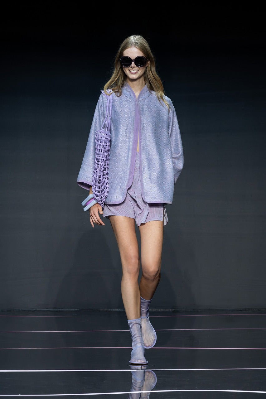 「エンポリオ アルマーニ24春夏ウィメンズコレクションショー」より（提供写真）