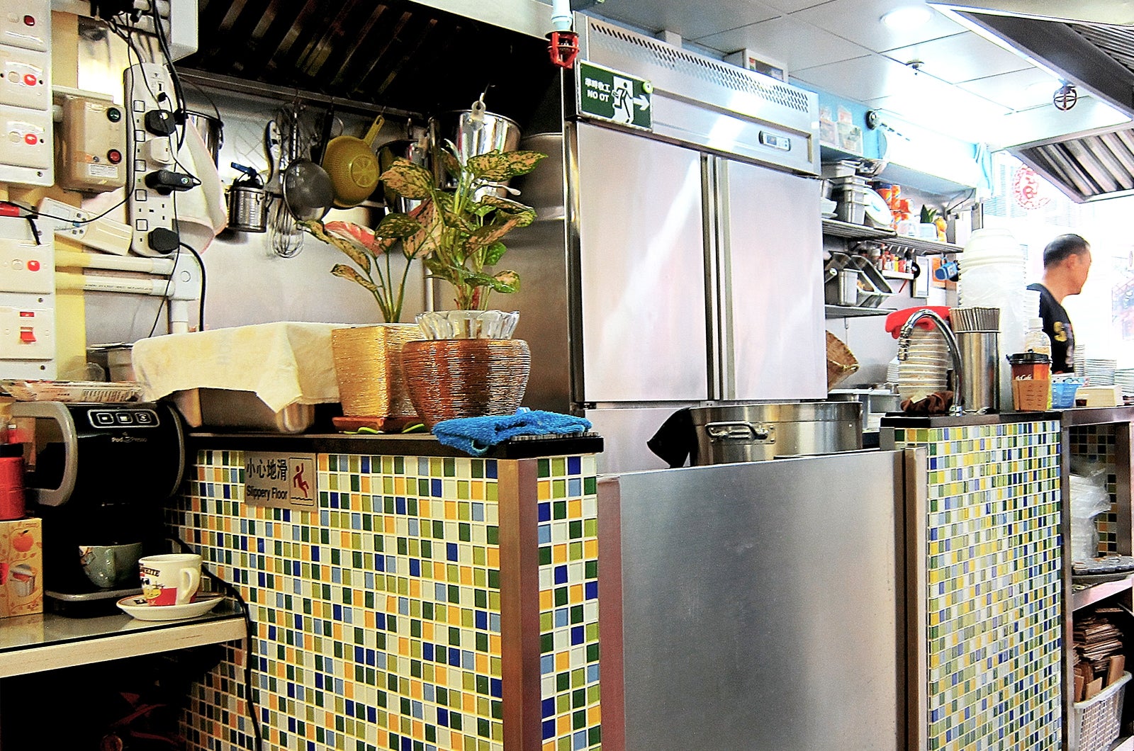 レトロなタイルがかわいい厨房／画像提供：香港政府観光局