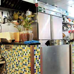 レトロなタイルがかわいい厨房／画像提供：香港政府観光局