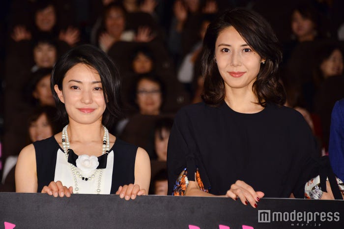 菅野美穂、松嶋菜々子/10月に行われた制作発表会見より(C)モデルプレス