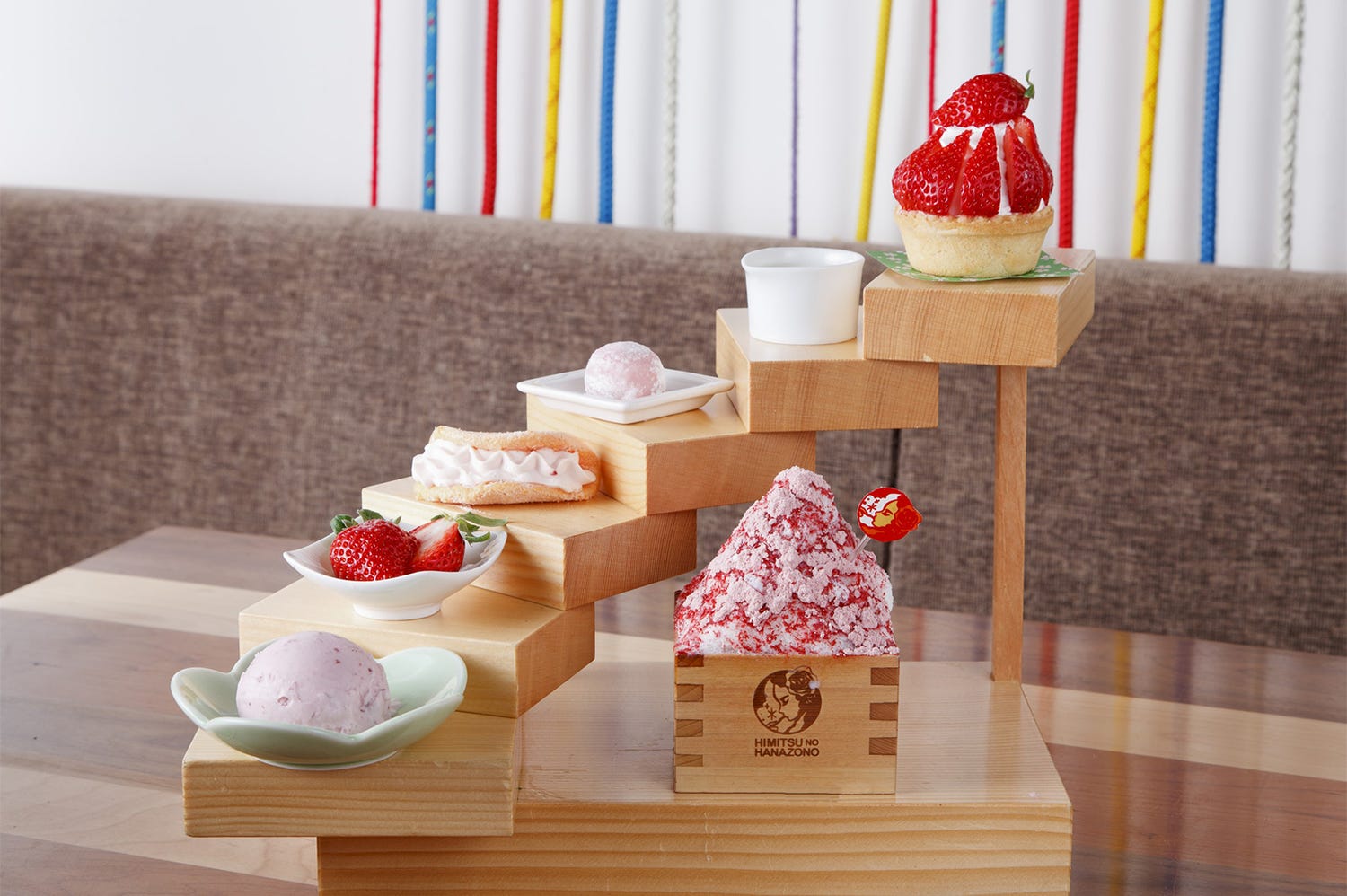 いちごの甘酸っぱさに溺れたい女子必見!日本初“あまおうタワー”が贅沢すぎる