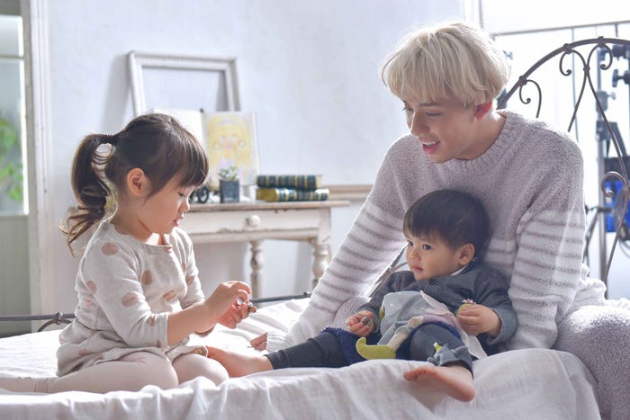 りゅうちぇる出演のMVより/photo by Kayoko Yamamoto